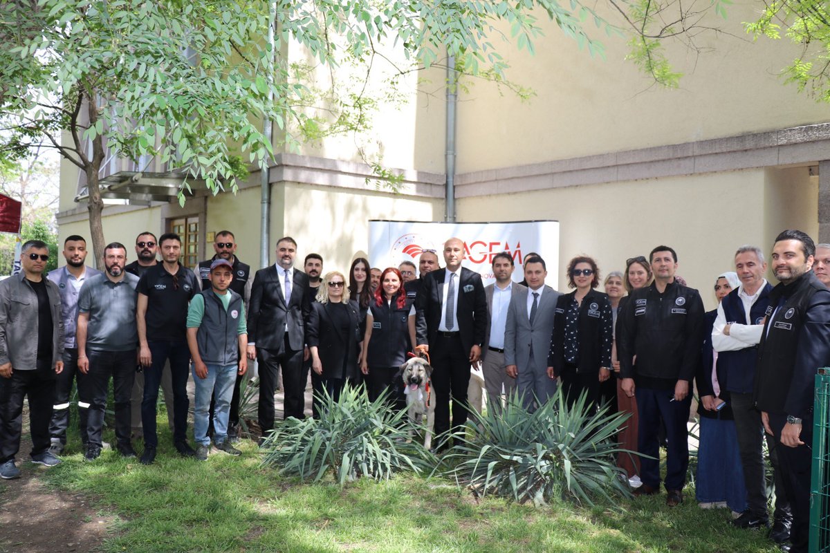 halkelindeislah's tweet photo. AGRIFEST 2026’da TAGEM Heyecanı 
Ankara Üniversitesi Ziraat Fakültesi’nde düzenlenen AGRIFEST 2026’da, Genel Müdürlüğümüz ve bağlı enstitülerimizle birlikte tarımın geleceğine ışık tutan çalışmalarımızı ziyaretçilerle buluşturduk.
@TCTarim @tagemgovtr @ibrahimyumakli @AhmetGumen https://t.co/Sjy754PcYn