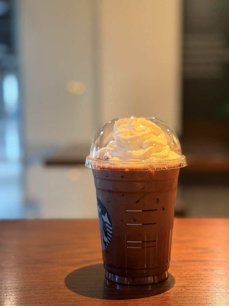 movingBON's tweet photo. + I will file an ethics complaint. Bat sinigawan ako na ready at the bar na daw ang kape ko? https://t.co/MGXSplj3E0