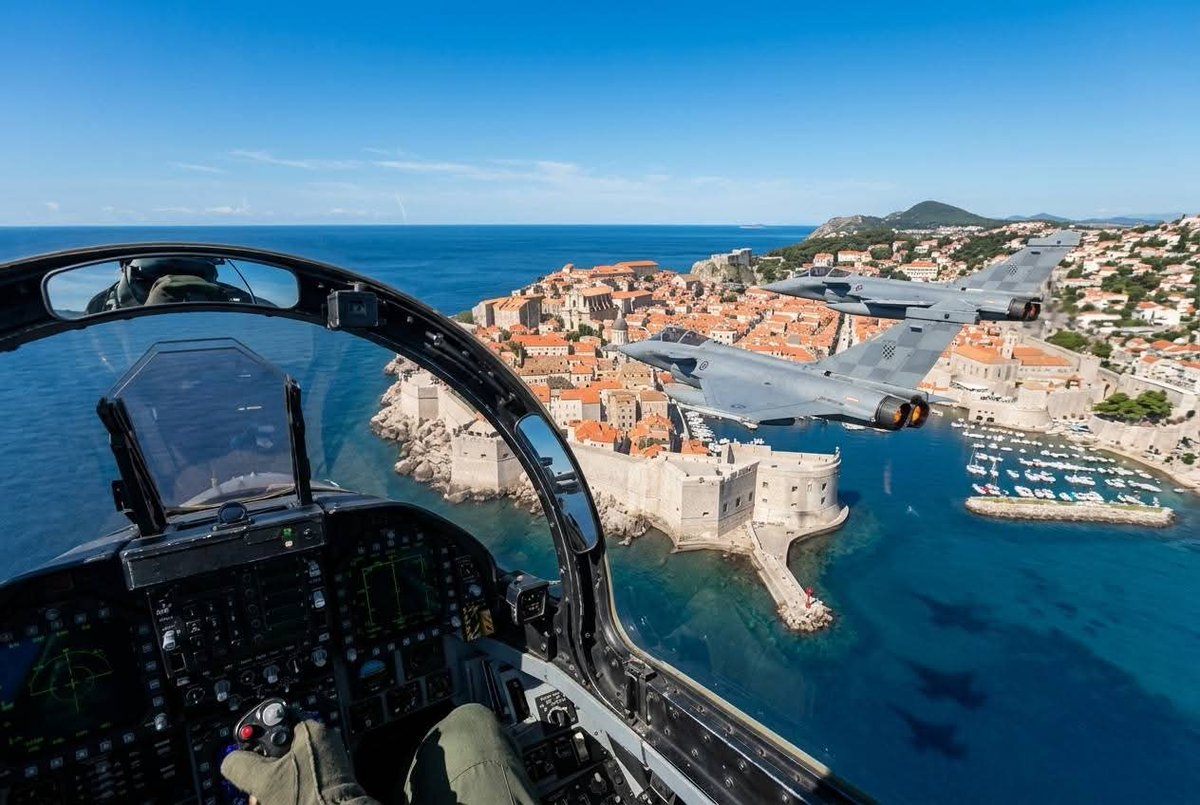 Destroye83's tweet photo. Croatian Rafales over Dubrovnik https://t.co/lipnfN9TOu