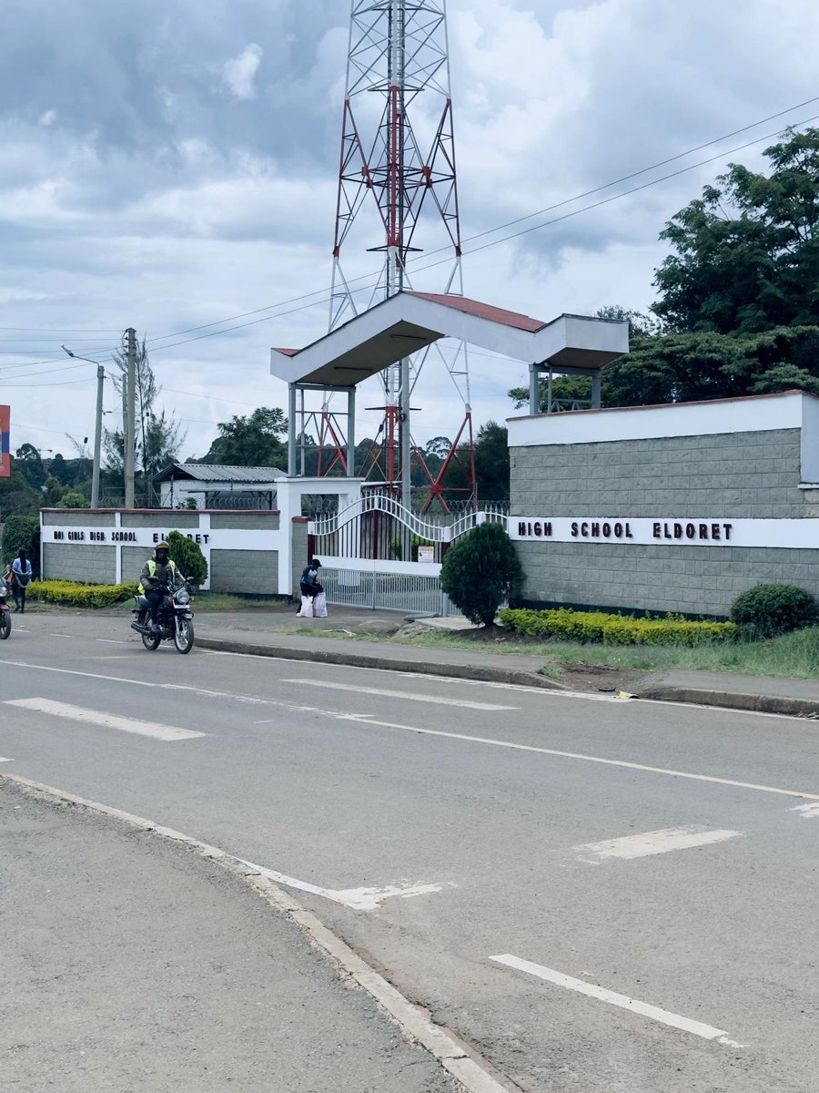 runningeldoret's tweet photo. We witness greatness through every scenic route, capturing Eldoret's soul in these frames. Together, we find smiles in every mile, building a community movement as we traverse the beautiful streets of our beloved city.

Picture | KIMUTAI

#RunningEldoret
#Eldoret https://t.co/DOyN801xs0