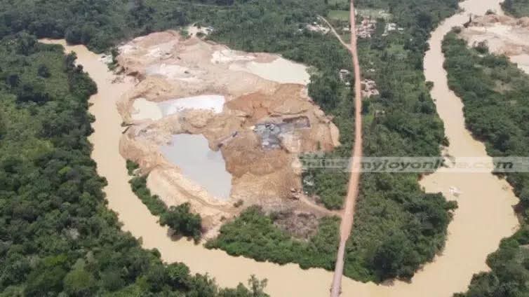 I_am_Kwofae's tweet photo. More than 4,700 hectares of forest reserves have been degraded and over 100,000 acres of cocoa farmland destroyed. Galamsey is eating away at Ghana’s future. 

#StopGalamseynow https://t.co/KRJjPUbXWM