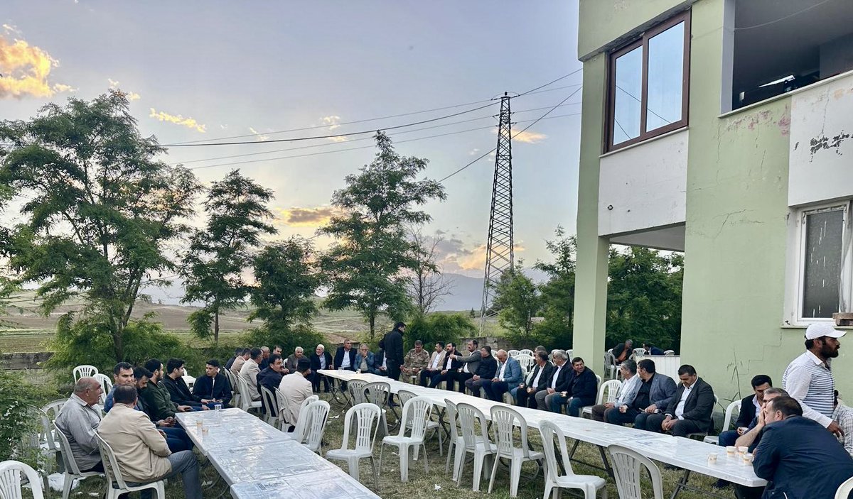 islahiyeto's tweet photo. İslahiye Ticaret Odası Yönetim Kurulu Başkanımız Selahattin TÜRKMEN, odamız üyelerinden Toprakoğulları Enerji Tarım ve Hayvancılık İthalat İhracat Sanayi ve şirket sahibi Mehmet Toprak’ı ziyaret etti.

Gerçekleşen ziyarette, Mehmet Toprak’ın kutsal topraklara gerçekleştireceği hac yolculuğu dolayısıyla hayırlı olsun temennilerinde bulunularak dualarla uğurlandı. Samimi bir ortamda gerçekleşen programda birlik, beraberlik ve kardeşlik mesajları verildi.

Yönetim Kurulu Başkanımız Selahattin TÜRKMEN, Mehmet Toprak’a hayırlı yolculuklar dileyerek hac ibadetinin kabul olmasını temenni etti.
@sturkmen27
