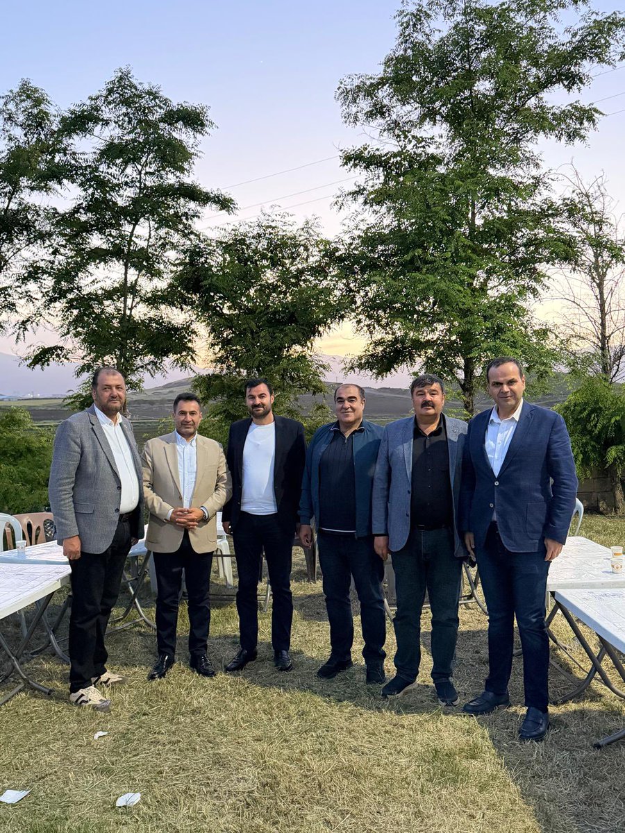 islahiyeto's tweet photo. İslahiye Ticaret Odası Yönetim Kurulu Başkanımız Selahattin TÜRKMEN, odamız üyelerinden Toprakoğulları Enerji Tarım ve Hayvancılık İthalat İhracat Sanayi ve şirket sahibi Mehmet Toprak’ı ziyaret etti.

Gerçekleşen ziyarette, Mehmet Toprak’ın kutsal topraklara gerçekleştireceği hac yolculuğu dolayısıyla hayırlı olsun temennilerinde bulunularak dualarla uğurlandı. Samimi bir ortamda gerçekleşen programda birlik, beraberlik ve kardeşlik mesajları verildi.

Yönetim Kurulu Başkanımız Selahattin TÜRKMEN, Mehmet Toprak’a hayırlı yolculuklar dileyerek hac ibadetinin kabul olmasını temenni etti.
@sturkmen27