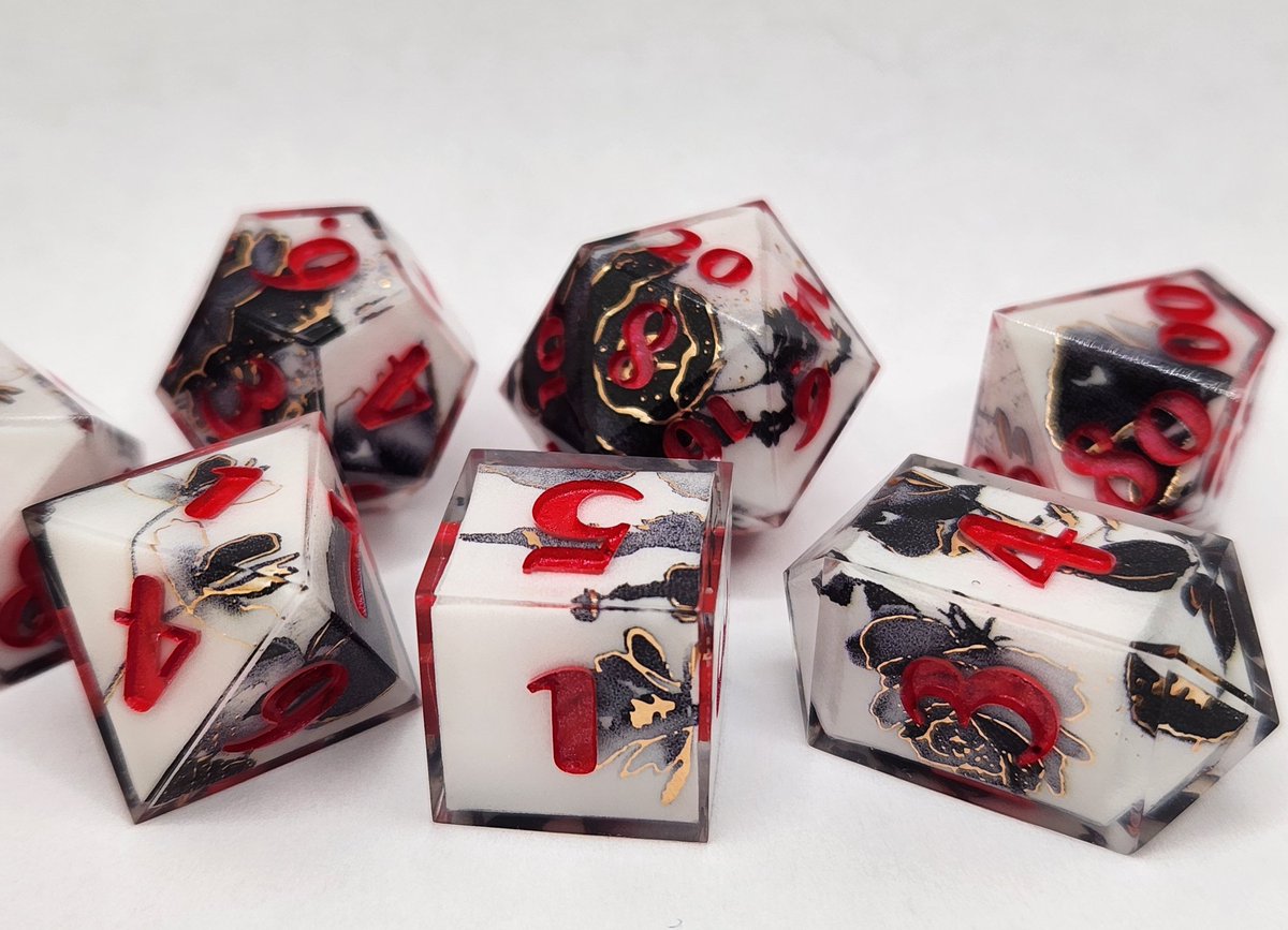 Sinnamon Roll Dice 🐶 tweet media