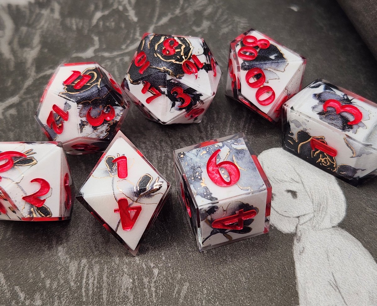 Sinnamon Roll Dice 🐶 tweet media