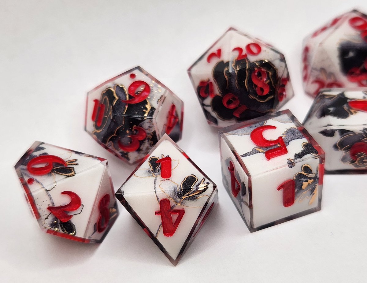 Sinnamon Roll Dice 🐶 tweet media