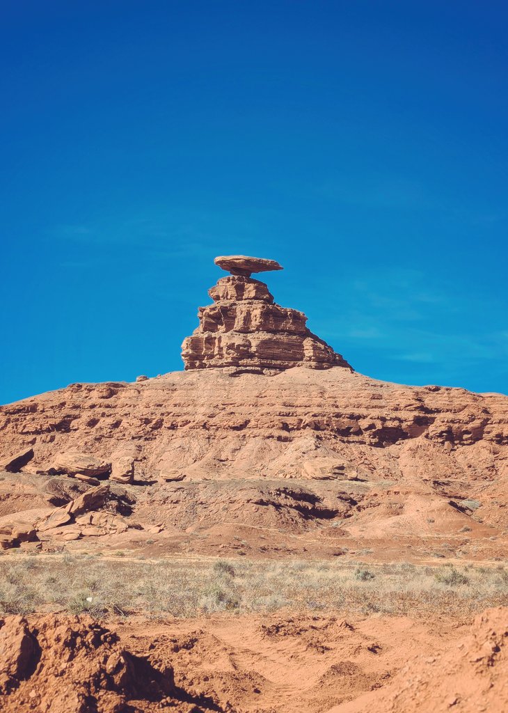 RabbitAndSnail's tweet photo. On the latest stage of our US filming trip visited Goosenecks State Park in Utah which showcases three magnificent entrenched meanders of the San Juan River. Another geological anomaly is the precariously balanced rock known as Mexican Hat. This world is just amazing! 🌎 https://t.co/YY4j3lbcKb