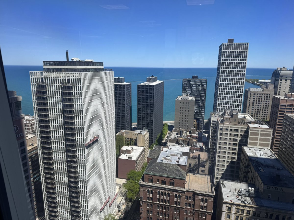 CricFan2000's tweet photo. Don’t we just love Chicago 💙
#VRN https://t.co/bNMjsB3TQr