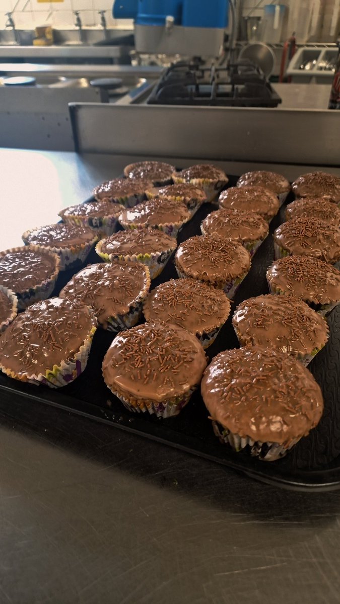 _Scootie_'s tweet photo. Chocolate and orange cupcakes for the Cafe :3 https://t.co/BNm5ttumf8
