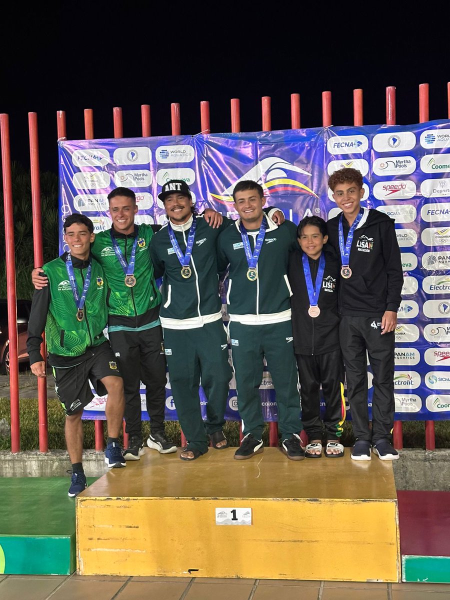 indersantander's tweet photo. Santander se hizo presente en el podio del Campeonato Nacional de clavados clasificatorio a los Juegos Nacional del 2027. 

 🥉Sincro masculino 3 metros 
Miguel Ángel Caballero
Emiliano López Acevedo

 🥉Sincronizado Femenino
Luisa Fernanda Valero 
María José Santos Martínez https://t.co/wpORSDdXZM