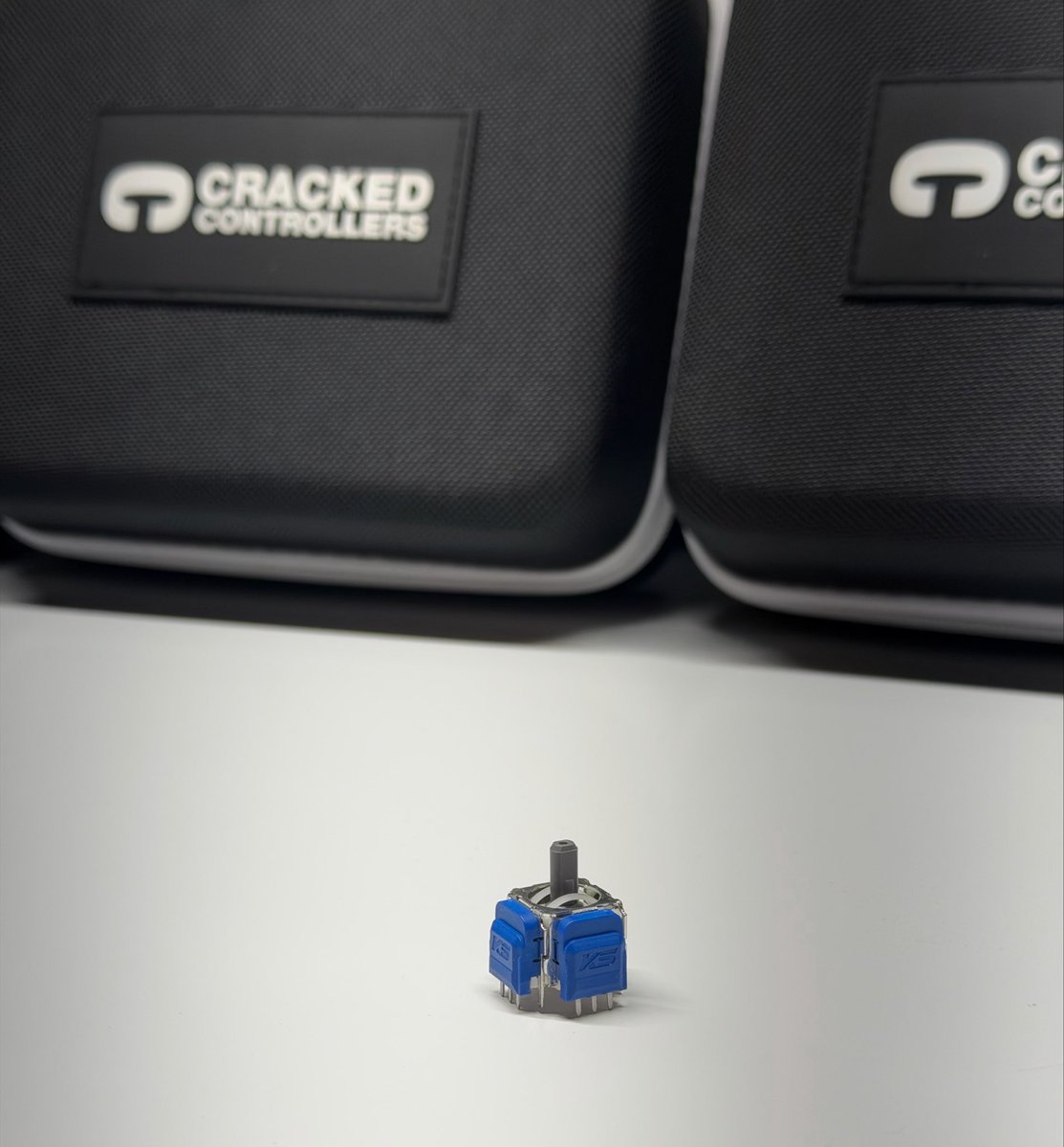 CrckdController's tweet photo. When it comes to TMR joysticks, we’ve tested them all, and the JS13 Pro is just on another level. The smoothness and tension of these joysticks are unmatched.

There are a lot of great TMR joysticks out there, but if you haven’t tried this one yet, it’s definitely worth experiencing for yourself.

#gaming #bo7 #controller