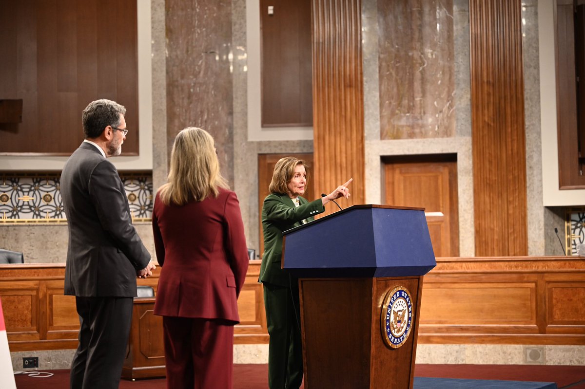 Nancy Pelosi tweet media