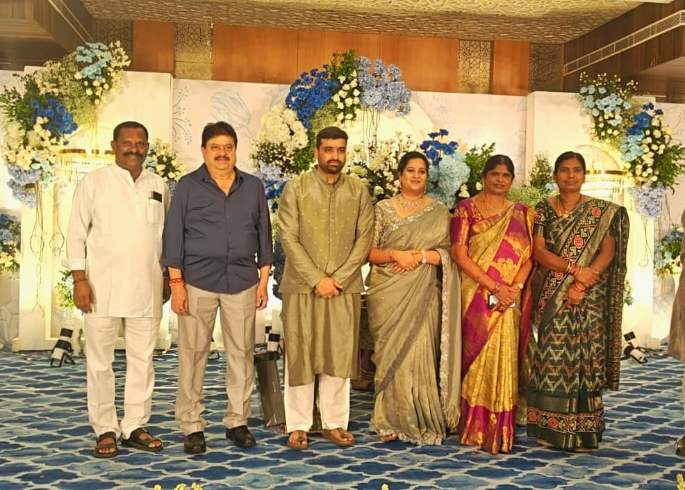 KUR_BRS's tweet photo. Attended the Cradle ceremony of Telangana BJP State president Ramchander Rao garu Grand son at Narsingi.

Kothapally Meena Upendar Reddy
136 Division Ex Corporator Neredmet https://t.co/OrJ6GY2wRl