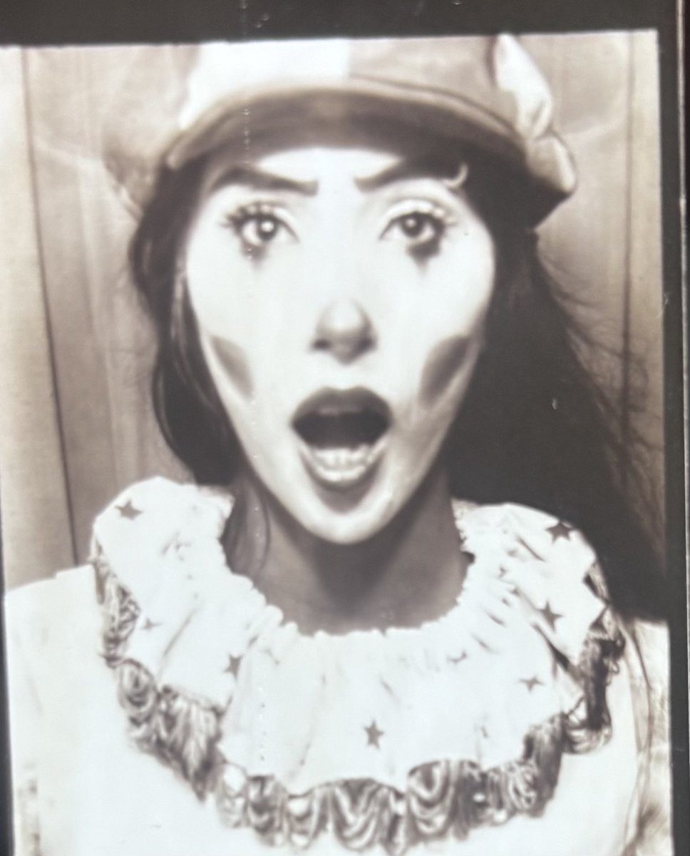 METlCHE's tweet photo. can’t get over these pics of me on my birthday https://t.co/VIr0FlUxRJ