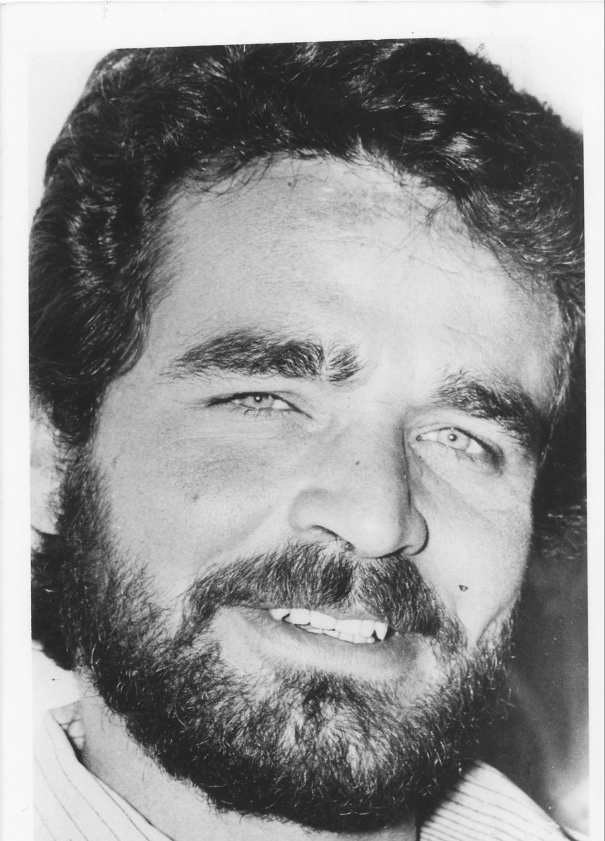 AJOpperman's tweet photo. Die akteur Hans Strydom is vandag 79. 
Hy het ’n BJuris-graad aan die destydse Potchefstroom Universiteit vir Christelike Hoër Onderwys verwerf.
Strydom, wat in Durban gebore is, het sy loopbaan begin as ’n aanklaer en landdros by die destydse departement van justisie. https://t.co/ZIOmqSv4r5