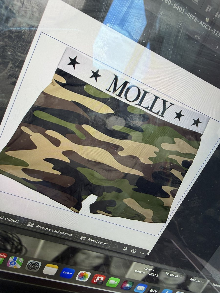 mollydrawls's tweet photo. Which one ???? https://t.co/ZuaKu24Gbc