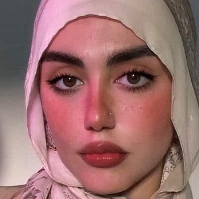 asso169's tweet photo. هاي الليلة الكل معزوم على تختي 🍑🌚 https://t.co/mGXWyYakqF