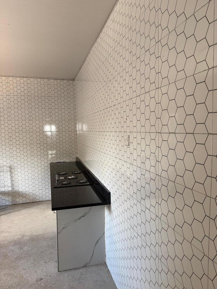 EnockTc1's tweet photo. 🏠 FEMALE BOARDING HOUSE FOR RENT: 

Cerulean Commons Student Accommodation (Silverest, 4km from Unilus campus)
 -28 bed spaces | 16 rooms -Electric fence, WiFi, security, shuttle, cleaning & backup power
-Single: K3000 -Double: K2500 (2 months) + K500 refundable deposit -Quad: K2000

DM/ CALL: +260972178323
Kindly RT🙏🏾