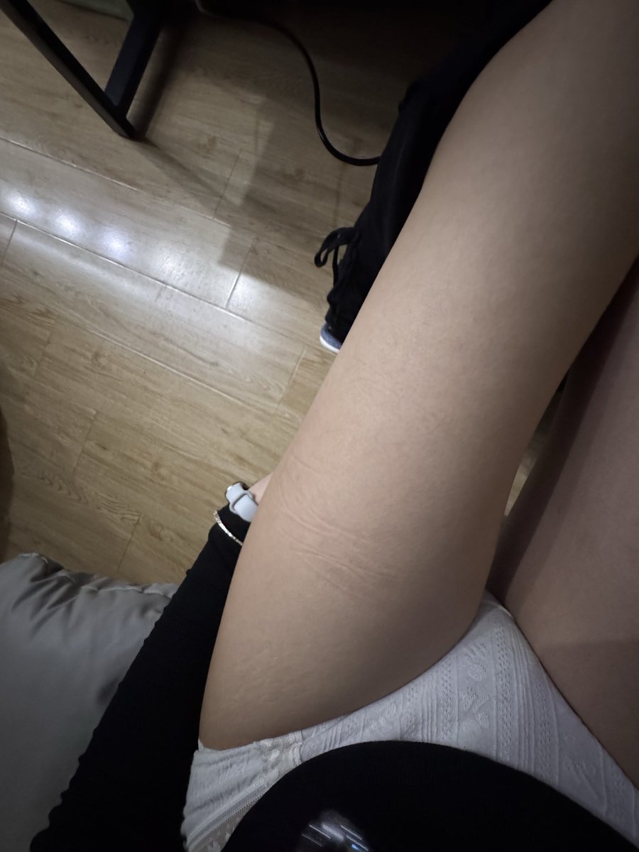 meggoevans's tweet photo. 穿一腿印子 淦 https://t.co/MqRjg05U8f