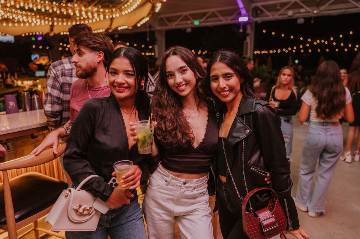 CarouselClb's tweet photo. Where sophistication meets playful energy… #CarouselClub is your late-night escape wrapped in velvet vibes and sparkling lights🍸🌙 https://t.co/lw6NG3ILwg