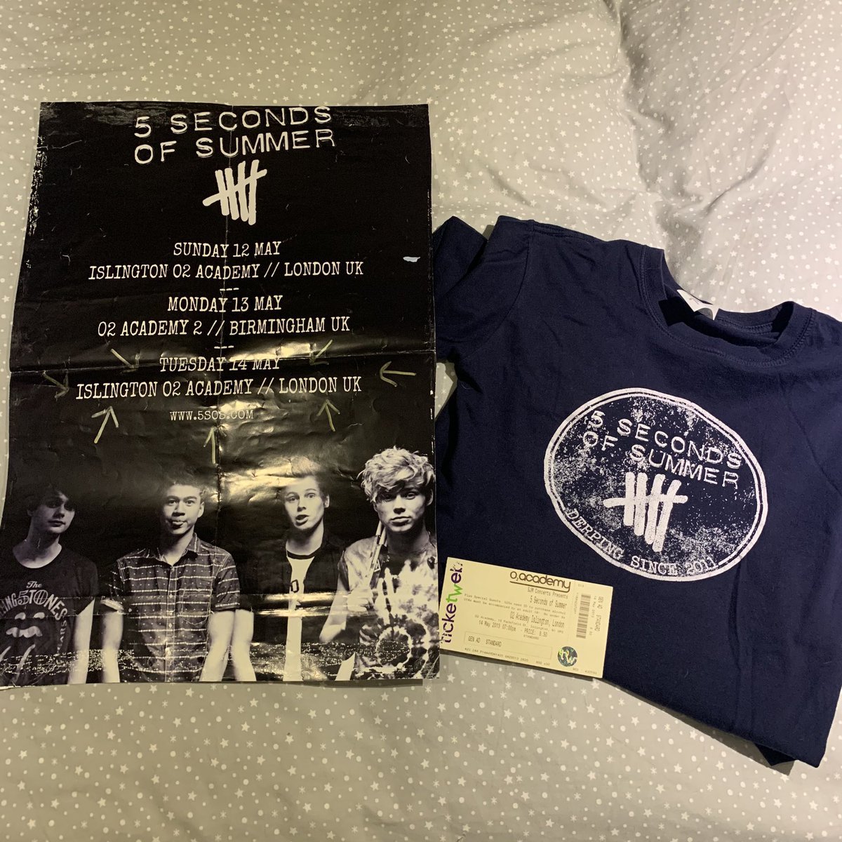 PASTL0VE's tweet photo. Went to my first 5sos headline show 13 years ago today @5SOS ❤️ https://t.co/9rB0Ow8NQ2