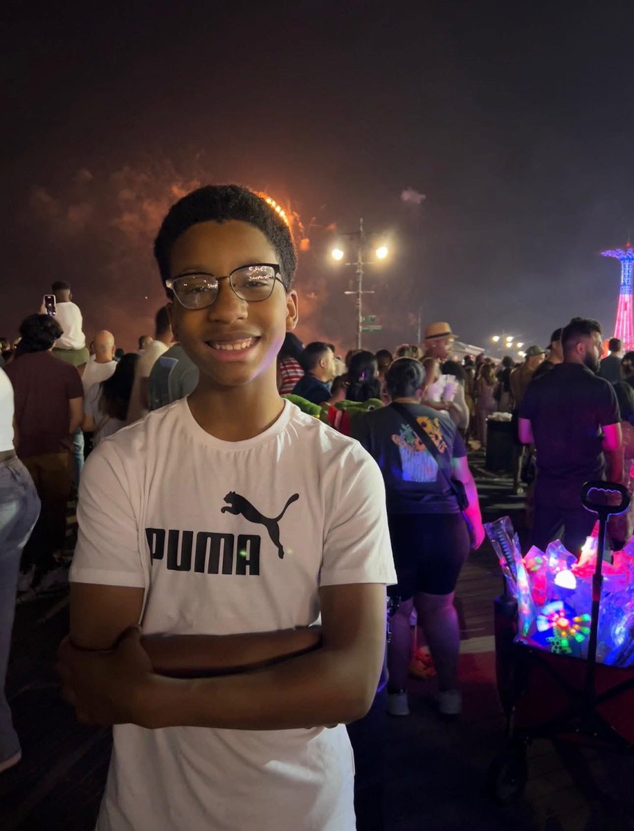 NYPD100Pct's tweet photo. MISSING PERSON: Jafet Elijah Jemmott, 15, was last seen on 11/28, around 6AM in the vicinity of Beach 73 Street &amp; #Rockaway Beach Blvd. His attire consisted of black pants, a white tee shirt, a black hoodie and white sneakers. If you have any information, please call 800-577-TIPS https://t.co/5mvMsrlyby