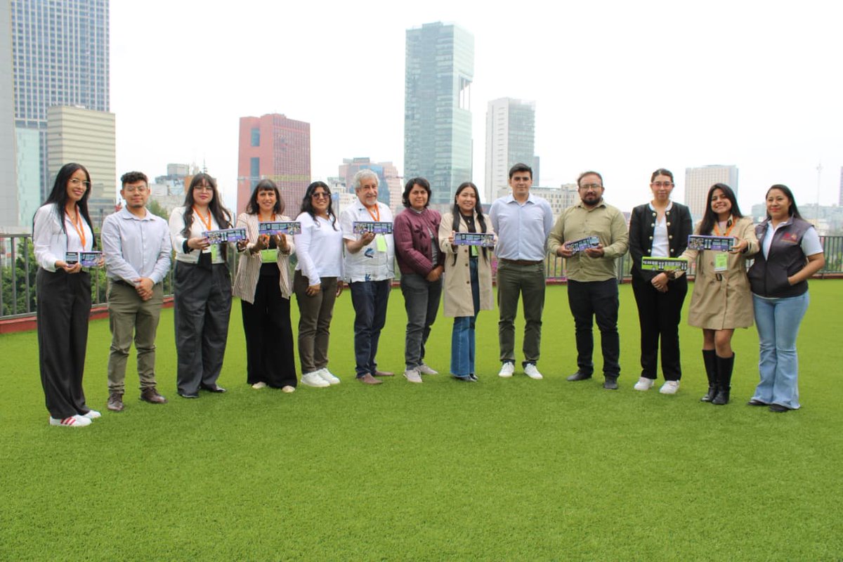 RTP_CiudadDeMex's tweet photo. #MIRTP y la UAM Azcapotzalco fortalecen la colaboración académica para que estudiantes realicen su servicio social y pasantías en este Organismo. 🚍📚
Seguimos impulsando oportunidades para las nuevas generaciones. #RTPaSuServicio https://t.co/elv3s385DY