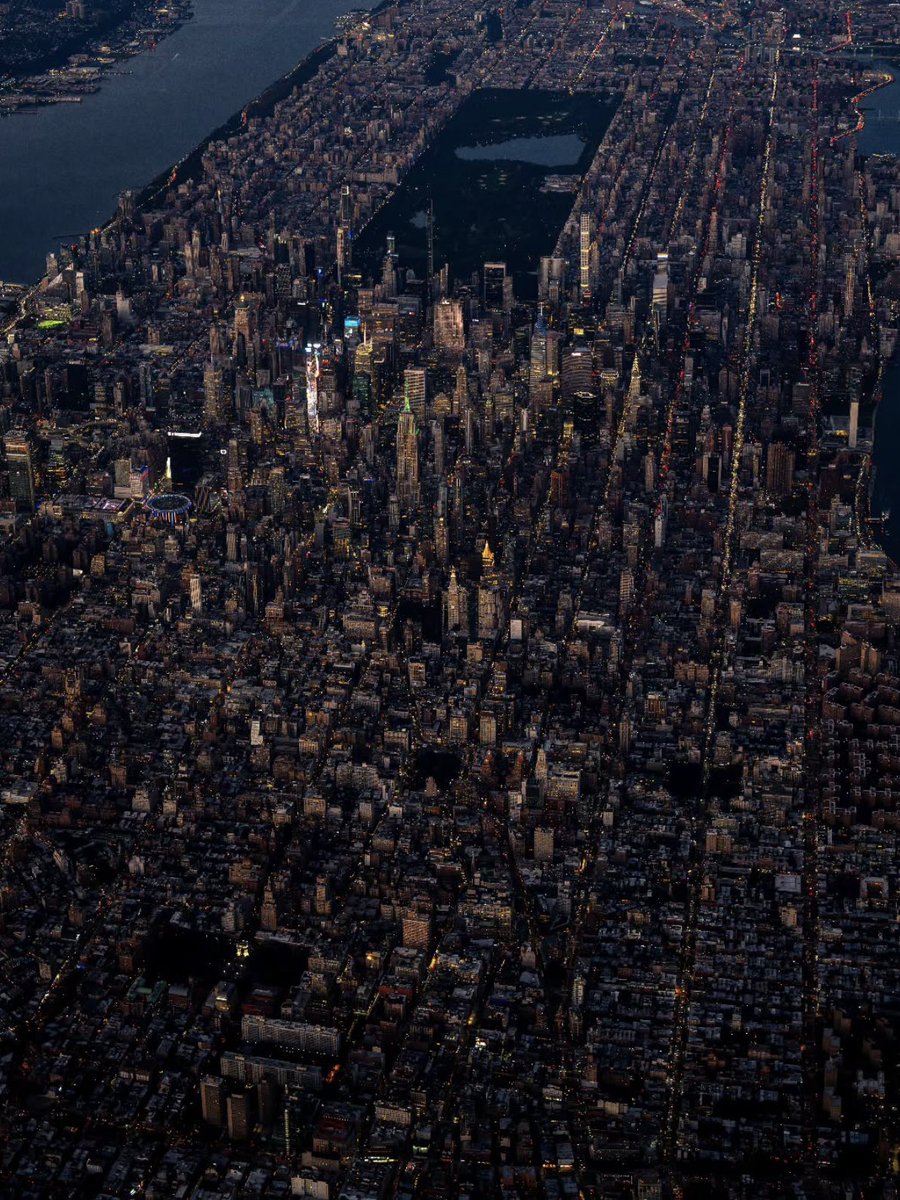 TheGarden's tweet photo. can you spot us? 👀🔎

📷: kingy27nyc (IG) https://t.co/DwLd1Np5om