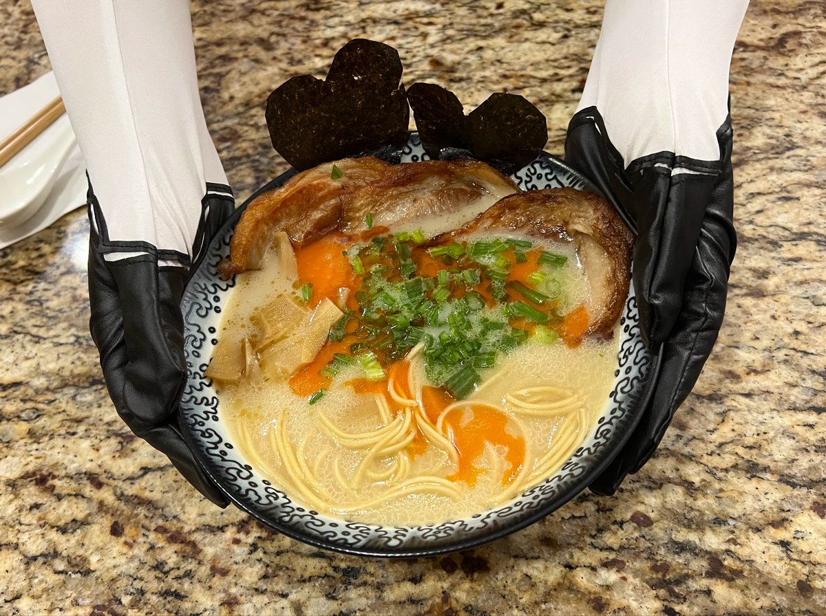 Kougayon's tweet photo. Preview of one of my recipes that you can find in Time to [C]ook - a NieR Cookbook Zine! 🍜

Grab yourself a copy and I’ll teach you how to make 2B’s tonkatsu ramen order!

Preorders are open until May 20th! 🫶🖤🤍 @AutomataFanbook https://t.co/oLeeli97KB