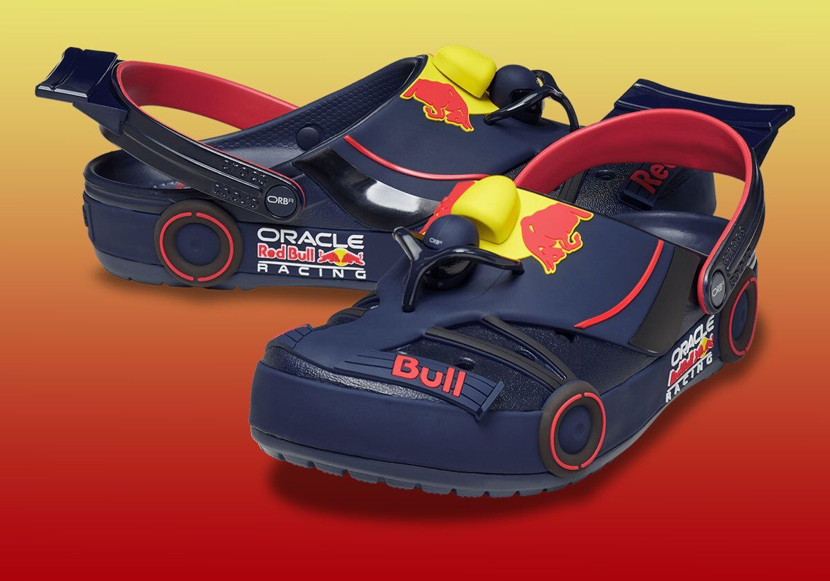 SneakerNews's tweet photo. Red Bull Racing x Crocs dropping May 21st 🏎️

Two styles on the way 👀

Learn more >> https://t.co/9QHd2dRmh5 https://t.co/83PviYICUE