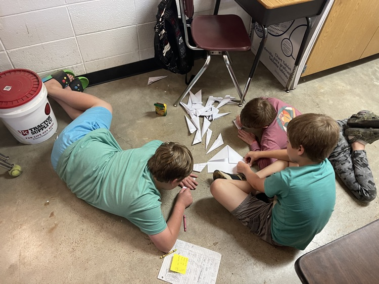 BeebeElementary's tweet photo. Mrs. Lewis and Mrs. Lay’s classes are creating their own items for their stores. We are working on our economic standards and learning what it takes to run a business. #besisthespottobe #bprd https://t.co/RmnPW8CWYu