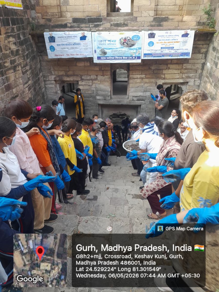 NSSCELLGOVMP's tweet photo. मध्य प्रदेश राष्ट्रीय सेवा योजना अंतर्गत अवधेश प्रताप सिंह विश्वविद्यालय रीवा जिले में जल गंगा संवर्धन अभियान के तहत अजब कुंवरी बावड़ी में श्रम दान किया गया। 
#nssapsurewa 
#jal_ganga_samvardhan_abhiyan #mpnss #nssindia 
#nsscellgovmp https://t.co/FautxwSnu3