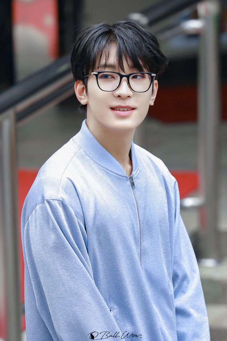 hourly wonwoo tweet media