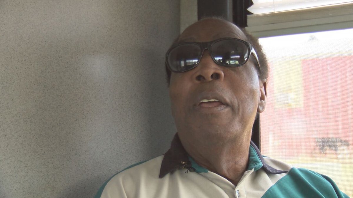 WTVYNews4's tweet photo. Legendary southern soul singer Clarence Carter, known for his baritone voice and R&amp;B hits throughout the late '60s and '70s, died Thursday. He was 90.

READ MORE >>> https://t.co/rE4IPRNdgh https://t.co/mxOwZ1IWRa