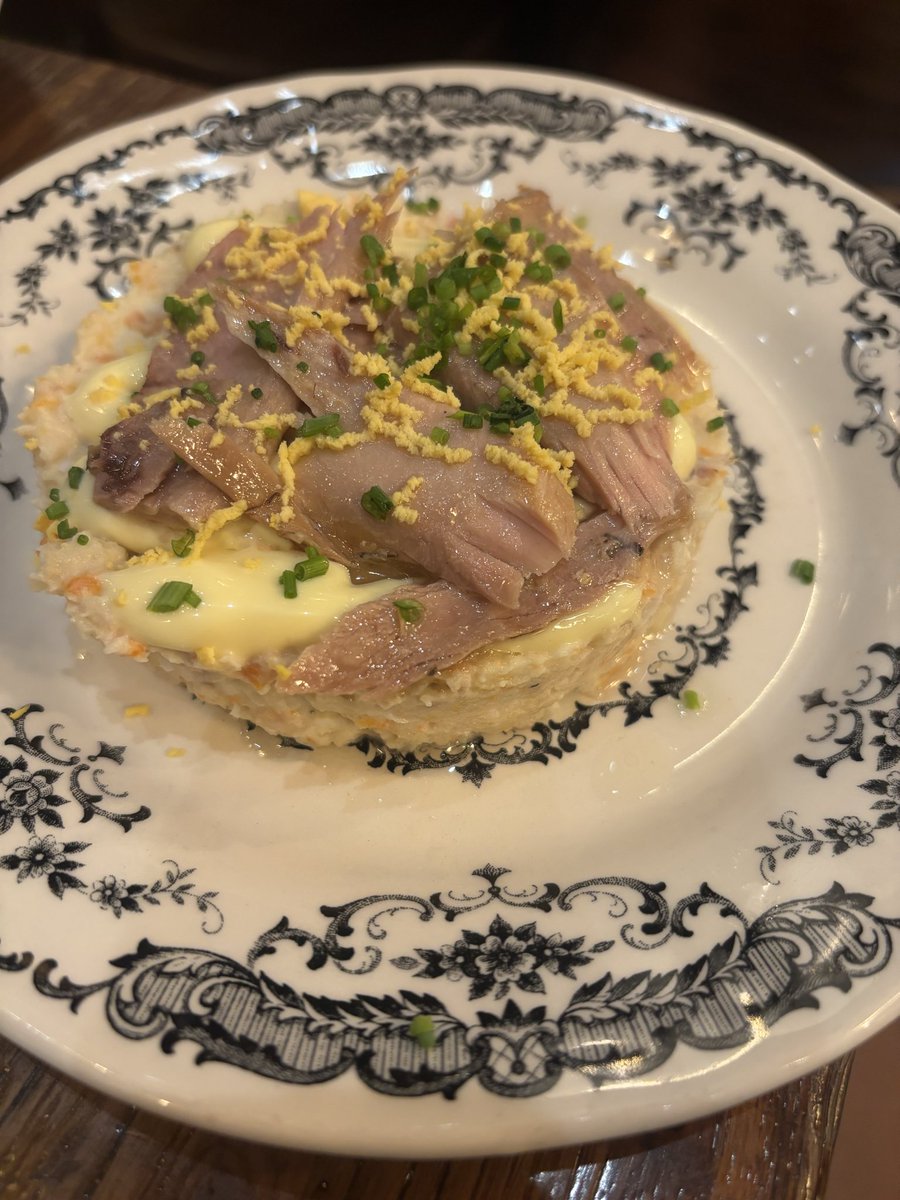 rcoll_wine's tweet photo. LA PUNTUAL 🍽️✨!
.
Siempre es un buen acierto…
Empezamos con una Gilda y una copa de Ca N’Estruc Xarel.lo 2025, tienes un mejor plan?
.
@vilaviniteca @uvasfelices @canestruc @docatalunya
@bodegalapuntual #elborn #winelover #instawine #vino #gastronomía https://t.co/DAYgq09oI9