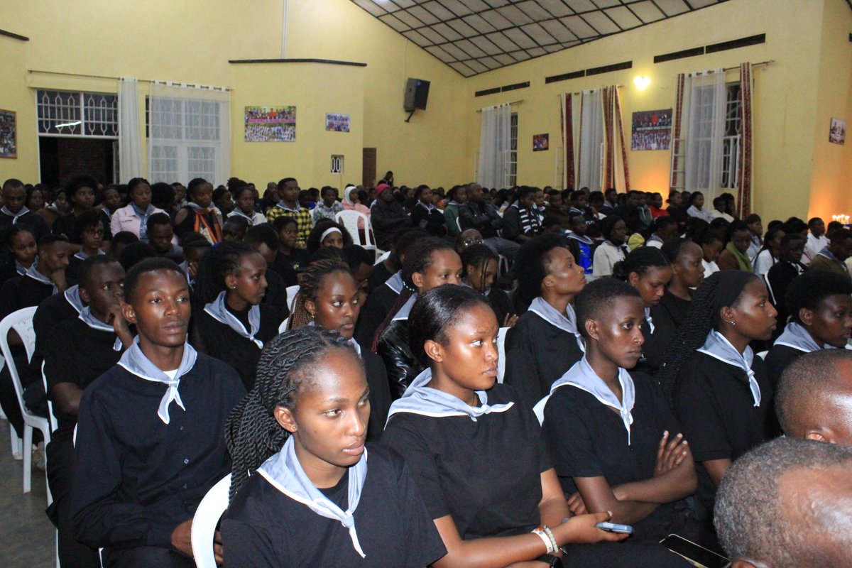 HospitalRuli's tweet photo. Kwibuka32 Jenoside yakorewe Abatutsi mu 1994 ku rwego rw’Ibitaro bya Ruli n'Ishuri rikuru ry' Ubuzima ya Ruli, gahunda iteganijwe ejo ku wa 15/05/2026.
Iyi gahunda yabimburiwe n’umugoroba wo kwibuka uri kubera mu Ishuri rikuru ry'ubuzima rya Ruli. https://t.co/b3FFUJWyOX