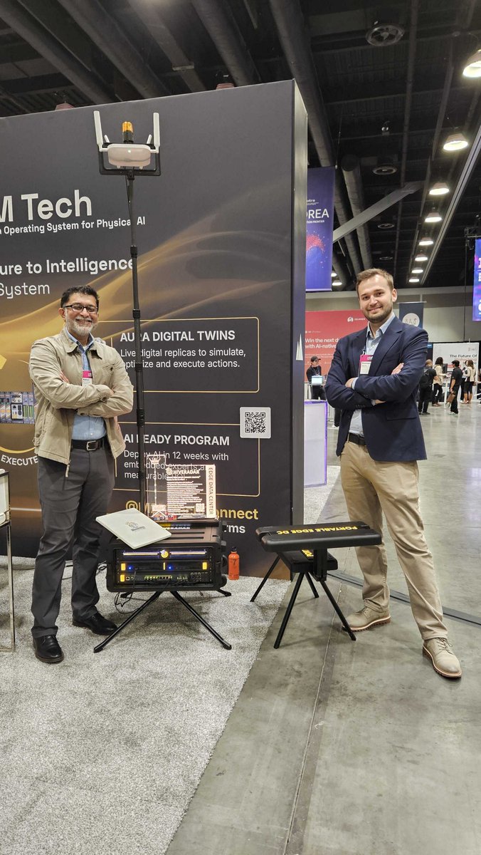 HiveRadar's tweet photo. @WebSummit Vancouver: big ideas, great people, and one very hardworking @HiveRadar  #EDC stealing a little spotlight.

Proud to be on-site with the @m2mtechconnect Team, @ashokkasilingam showing how portable edge infrastructure helps bring real-world AI to where the action is. https://t.co/FIB53xwHDu