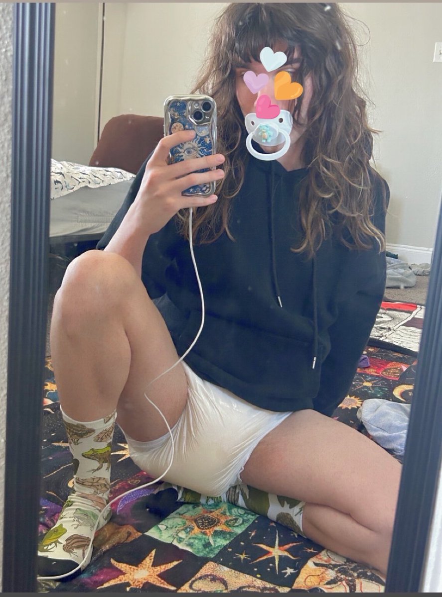 mushiiroonn's tweet photo. wuud’ you tuck me in 4 nap tiiiime ✨ 🛌 https://t.co/qYrXs50iLs