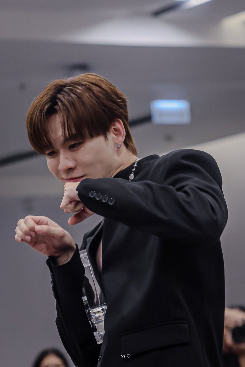 daburuTT's tweet photo. 20260514 | #KAZZAWARDS2026

แมวบ้านไหนหลุดมาน๊าาา~ 😽

4EVERUPART2 X KAZZAWARDS
 ˚‧º· #bbverpj ‧º·˚ https://t.co/IneSwHPy0a