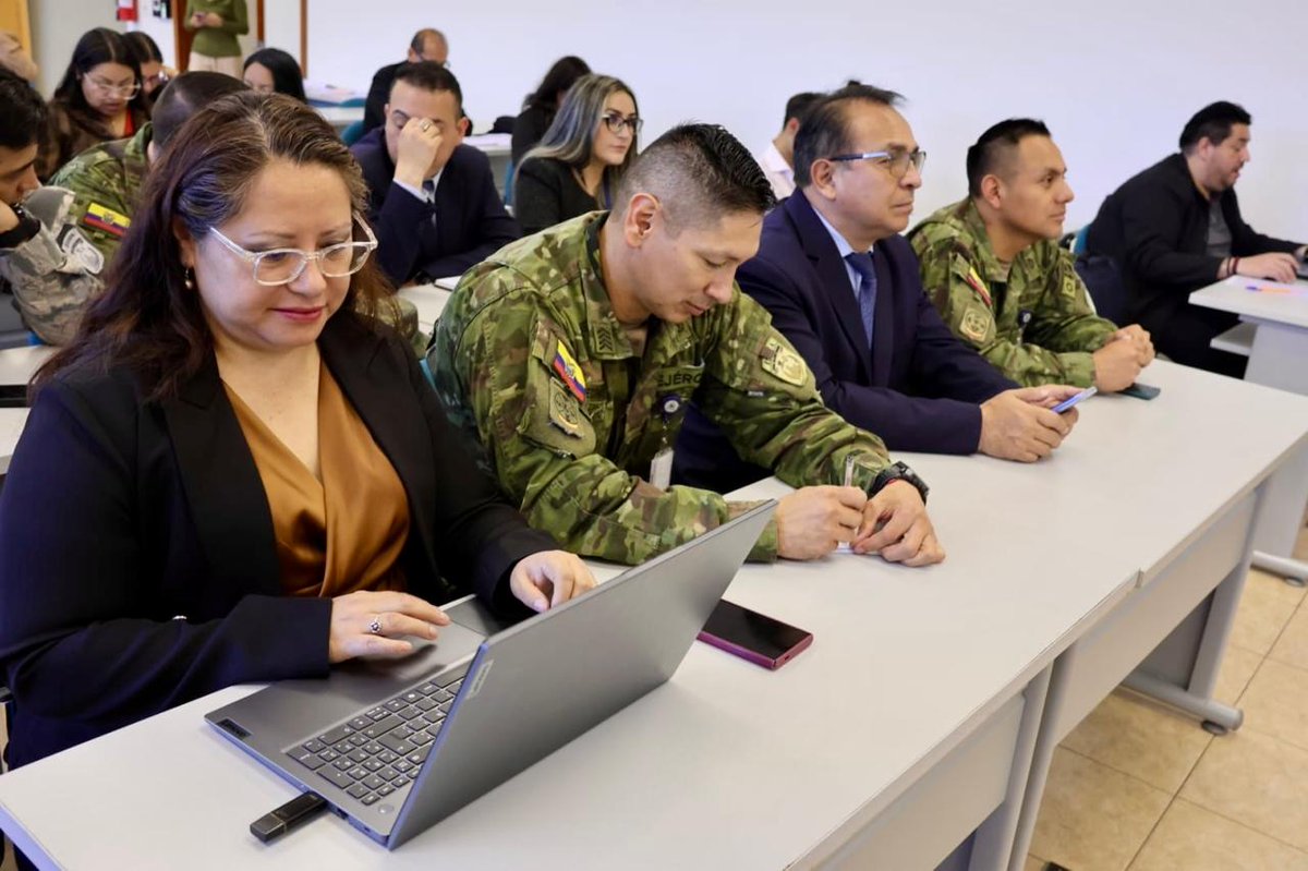 ISSFA_ECUADOR's tweet photo. 📂Fortalecemos conocimientos archivísticos en el “III Simposio por el Día del Archivero Ecuatoriano: Proyectos Archivísticos”, realizado en la @uasbecuador  📚 https://t.co/3nugNRC1r0