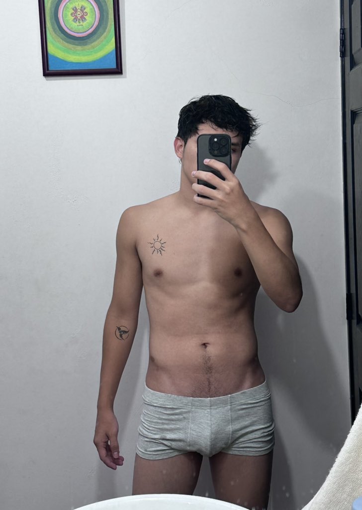 cancino_05's tweet photo. 👅 https://t.co/AK5a7FVI0w