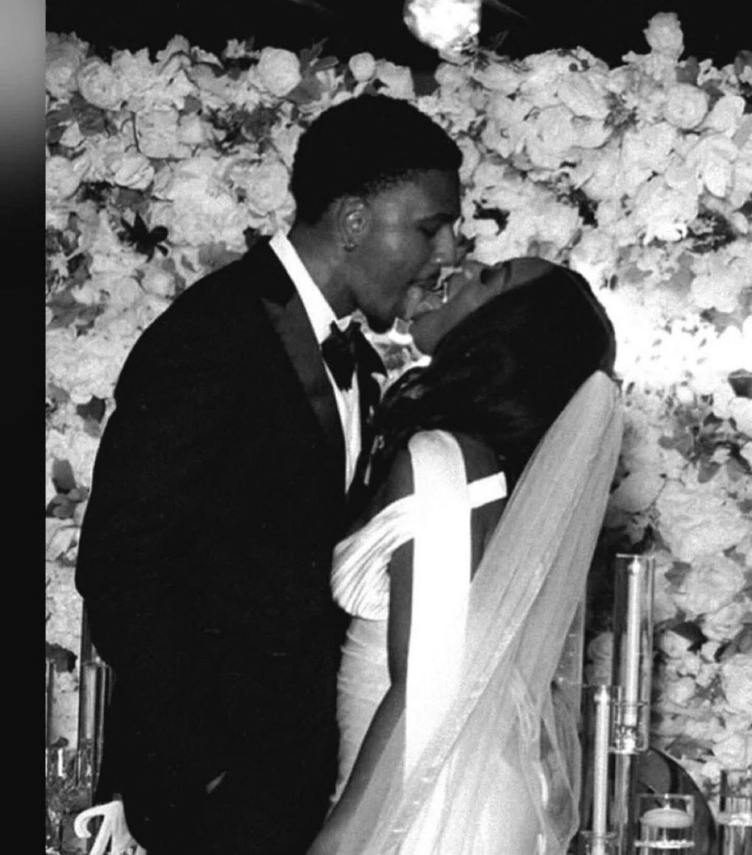 ash_kay4's tweet photo. Me on my wedding day 🥰🥰 https://t.co/7SJI7BJAzL