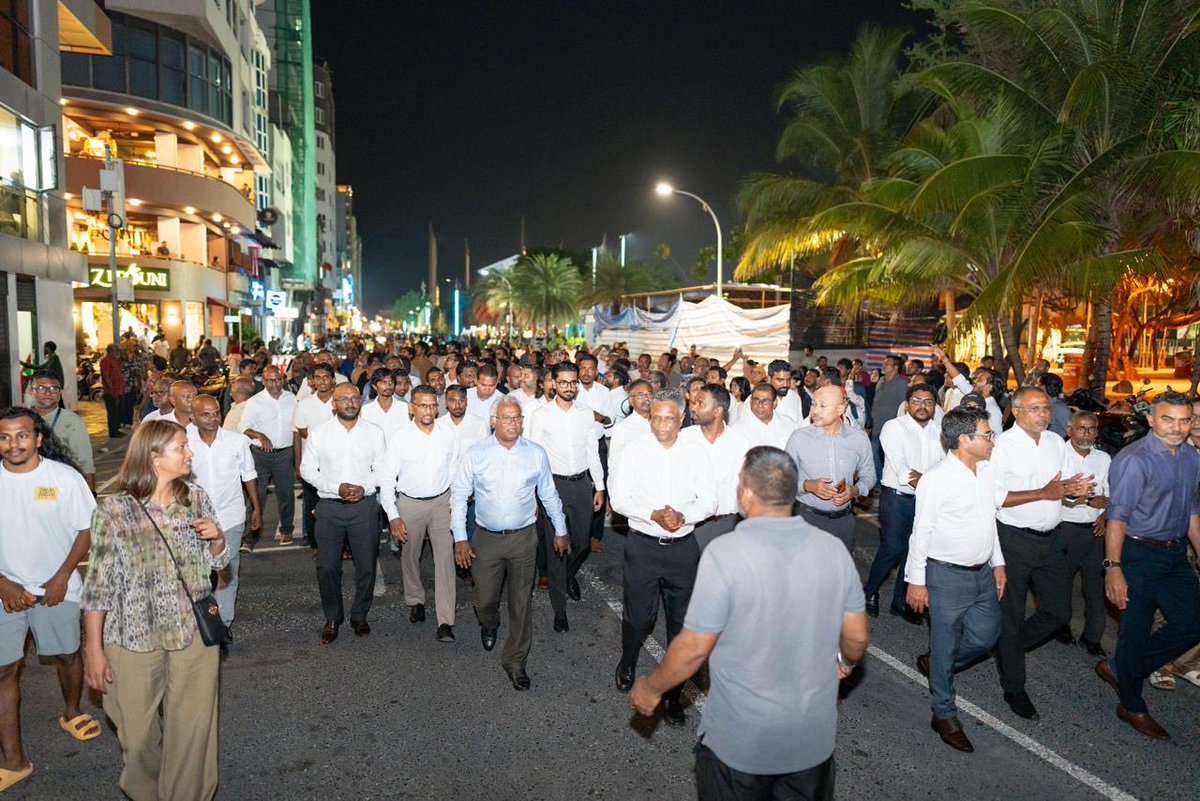 AminathZay57176's tweet photo. Iraadhah kurevviyaa mee aharun menn ge faharu 🤍
#ithubaar #ithubaar #Meekail4CP https://t.co/vaNnqJrJpO