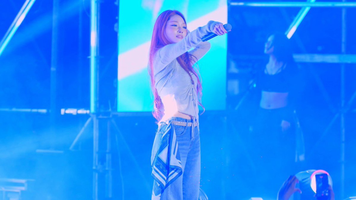 CHUNGHA GLOBAL FAN ACCOUNT tweet media