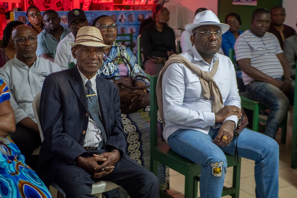 ndambovision's tweet photo. "Libreville mon amour", nouveau roman d'Eric Joël Békalé! 

Ce mardi 12 Mai 2026 au siège de l'union des écrivains gabonais (UDEG) s'est déroulée la conférence axée sur la présentation du nouveau roman de l'écrivain gabonais Eric Joël Békalé intitulé "Libreville mon amour". https://t.co/MgOVnCATi3