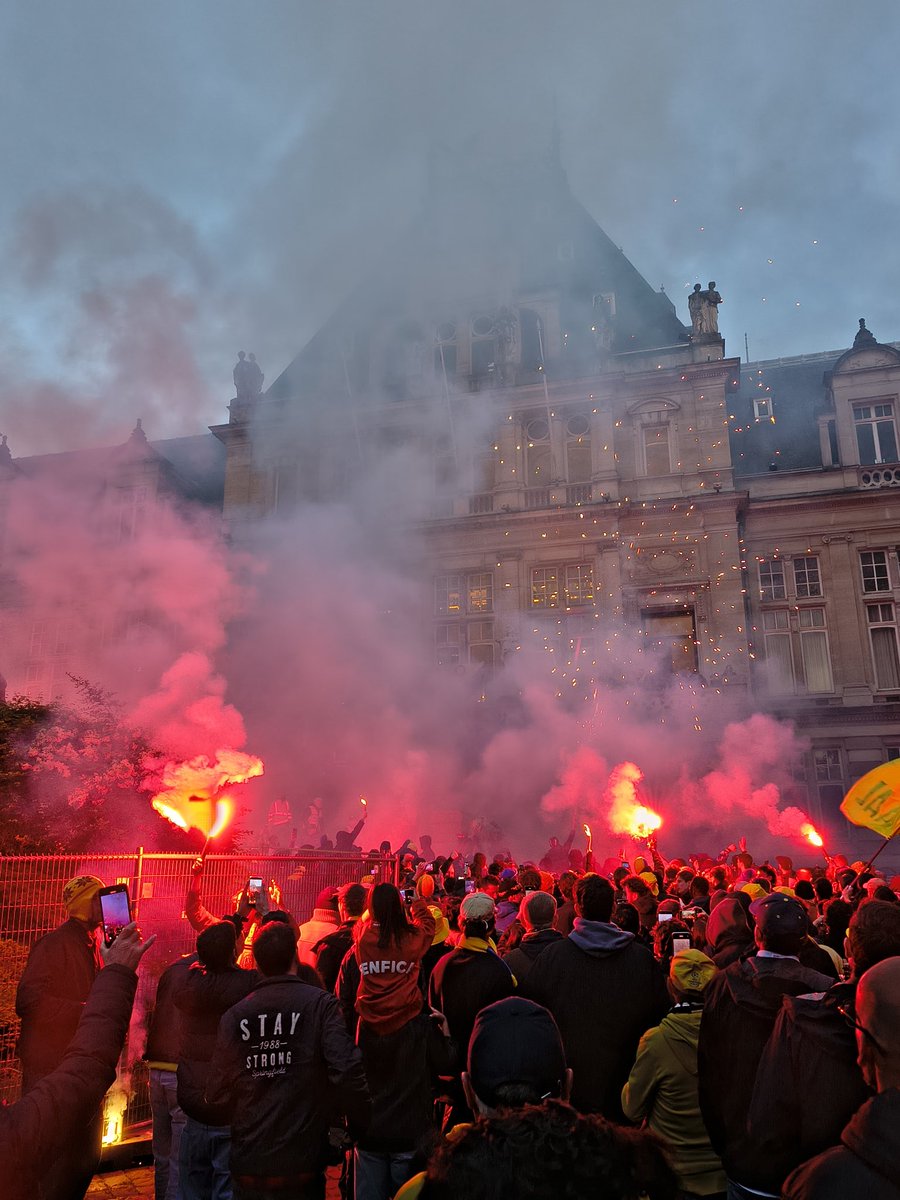 engelsthecat's tweet photo. Having missed our town hall moment on Tuesday, here's the St Gilles version. https://t.co/AJG87Mekw0