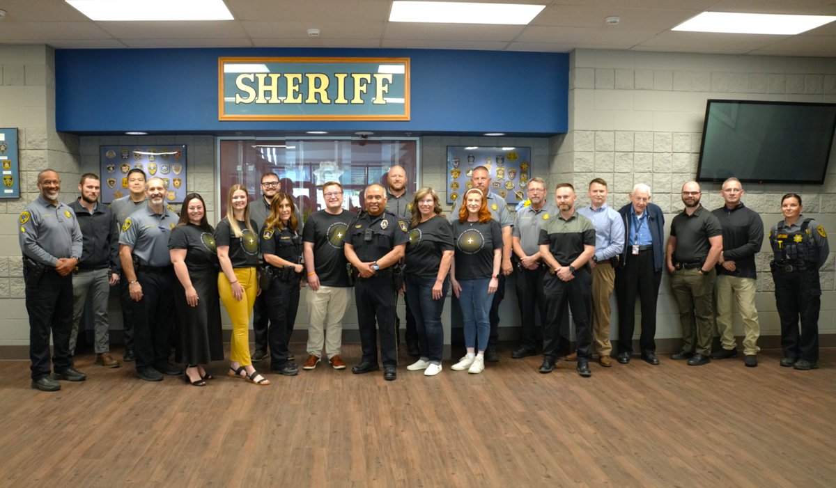 Topeka_Police's tweet photo. 💙🚔 Thank you to @EnvistaCU for providing a wonderful #NationalPoliceWeek Appreciation Breakfast for members of the Topeka Police Department & @ShawneeSheriff! Officers & staff enjoyed delicious breakfast burritos, cinnamon rolls & great community support. 🌯👏 #NationalPoliceWeek #SupportLawEnforcement