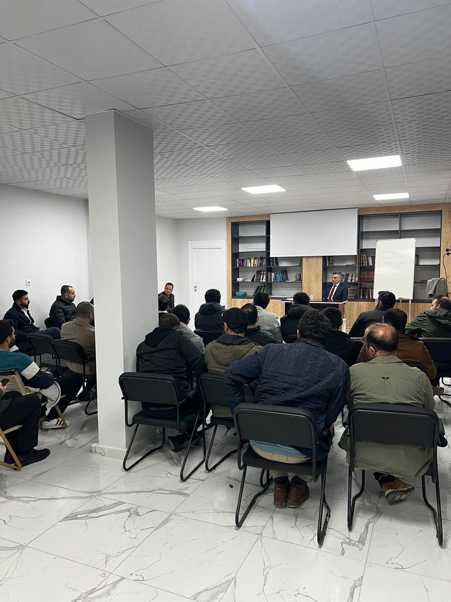 AvHBS42's tweet photo. Konya Farkındalık Araştırma Derneğimizin Konya barosu başkanımız Av. Oktay Unkuru ağırladığımız ve kendisi ile keyifli bir söyleşi yaptığımız bir akşamından👈 https://t.co/NHhTD6CLfx