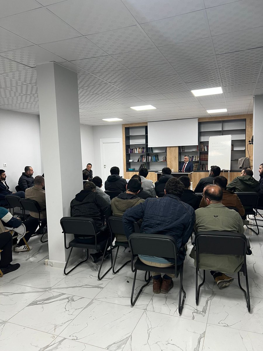 AvHBS42's tweet photo. Konya Farkındalık Araştırma Derneğimizin Konya barosu başkanımız Av. Oktay Unkuru ağırladığımız ve kendisi ile keyifli bir söyleşi yaptığımız bir akşamından👈 https://t.co/NHhTD6CLfx