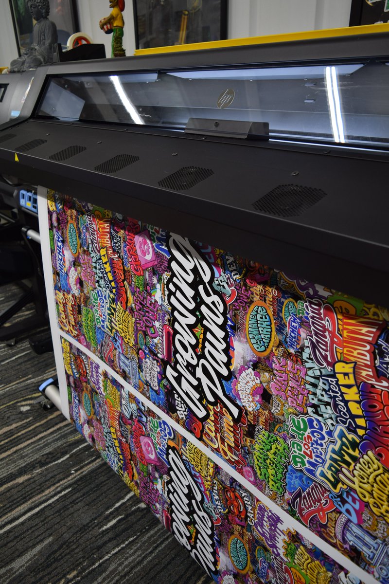 TreeStreetPKG's tweet photo. 🔥 Let’s print and install custom @growingpainsmi ATM and fridge wraps at Refinery in New Buffalo! @refinerykalamazoo and @refinery_detroit wraps are coming soon. 👀
.
.
#treestreetpackaging #customwraps #custompackaging #newbuffalomichigan #customatm https://t.co/WIT61J0wzD